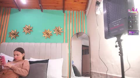 K A T L Y N  online show from December 1, 7:30 pm