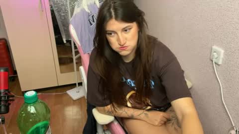 Snapshot of katrin_kristal chatting on May 6, 6:35 pm naked in pvt show 100 tk online show from May 6, 6:35 pm