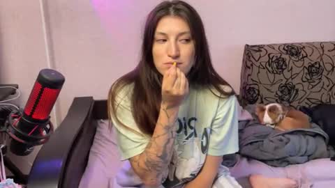 Snapshot of katrin_kristal chatting on May 31, 3:41 pm naked in pvt show 100 tk online show from May 31, 3:41 pm