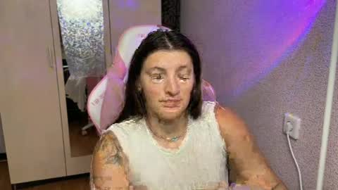 Snapshot of katrin_kristal chatting on June 18, 8:24 pm naked in pvt show 100 tk online show from June 18, 8:24 pm