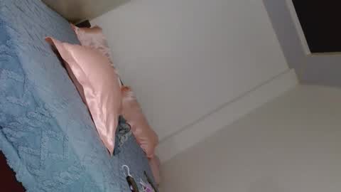 Snapshot of katrina_foxxx chatting on September 10, 7:30 am katrina_foxxx online show from September 10, 7:30 am