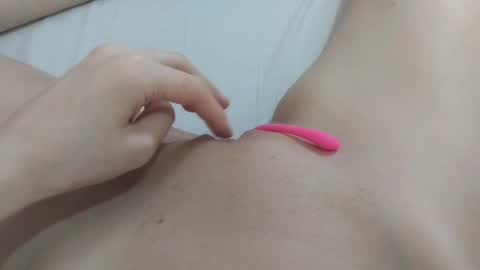 Snapshot of katrinna_arinna chatting on January 27, 7:14 am katrina dont forget to give me thumbs up online show from January 27, 7:14 am