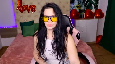 KattieSims online show from February 17, 1:25 am