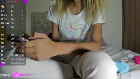 Snapshot of kattita chatting on December 31, 8:37 am Katrina online show from December 31, 8:37 am