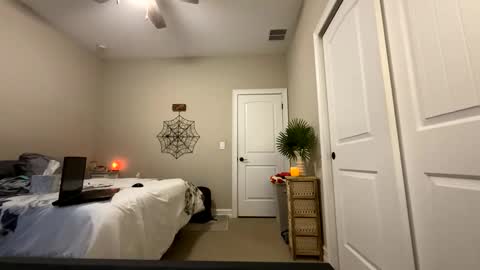 Josie live show Tuesday Wednesday and Thursday online show from October 18, 12:02 am