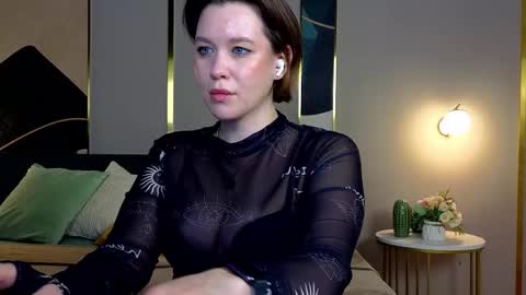 Snapshot of katttymoon_ chatting on October 1, 1:11 am Goddess Katy VACATION online show from October 1, 1:11 am