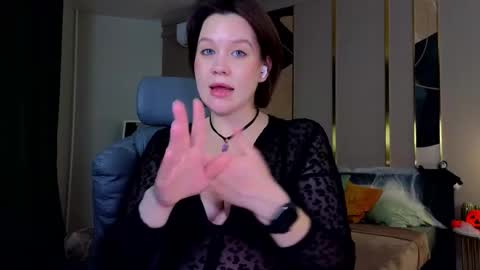 Snapshot of katttymoon_ chatting on October 26, 1:11 am Goddess Katy VACATION online show from October 26, 1:11 am