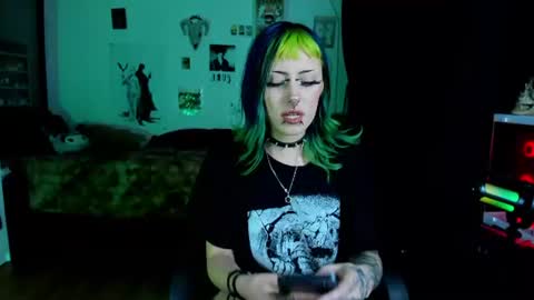 kattx   independent model online show from August 5, 5:54 am