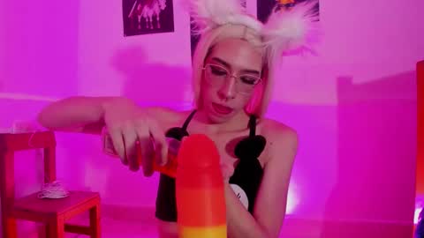 Snapshot of katty_cat1 chatting on September 11, 4:45 am katty_cat1 online show from September 11, 4:45 am