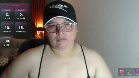 Snapshot of katty_findom_ chatting on June 27, 9:14 am katty online show from June 27, 9:14 am