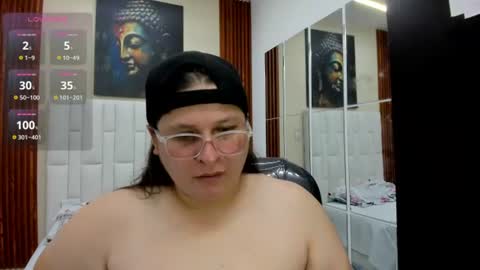 Snapshot of katty_findom_ chatting on July 18, 9:57 am katty online show from July 18, 9:57 am