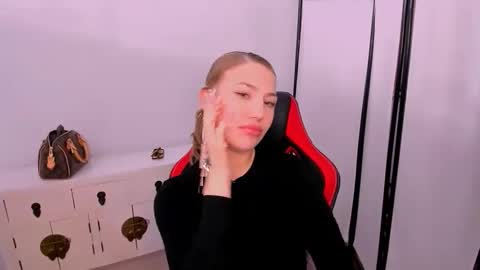 KattyXLovely online show from March 12, 4:35 pm