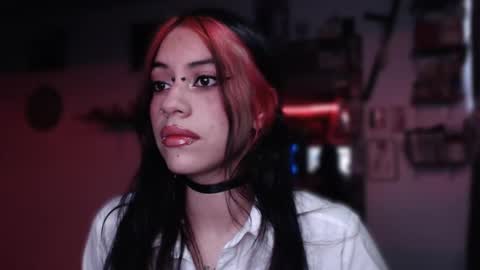 Snapshot of kattze chatting on January 5, 7:17 pm      online show from January 5, 7:17 pm