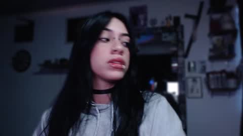 Snapshot of kattze chatting on January 23, 11:26 am      online show from January 23, 11:26 am