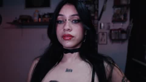 Snapshot of kattze chatting on January 29, 5:19 am      online show from January 29, 5:19 am