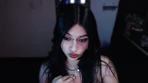 Snapshot of kattze chatting on February 16, 12:41 am      online show from February 16, 12:41 am