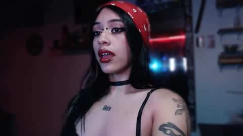 Snapshot of kattze chatting on February 24, 8:25 pm      online show from February 24, 8:25 pm