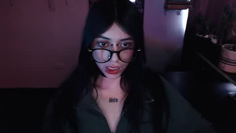 Snapshot of kattze chatting on March 2, 3:05 pm      online show from March 2, 3:05 pm