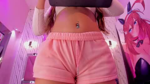 Snapshot of katy_bennet chatting on June 10, 12:26 pm katy_bennet online show from June 10, 12:26 pm