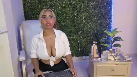 katy_love222 online show from May 31, 5:42 pm