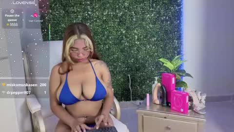 katy_love222 online show from June 15, 8:22 pm