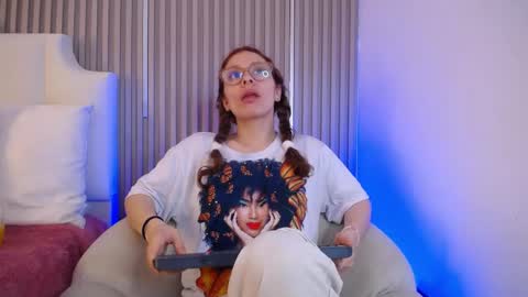 Snapshot of katy_van chatting on May 7, 9:09 pm Katy Van online show from May 7, 9:09 pm