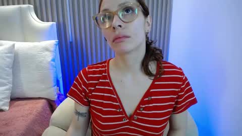 Snapshot of katy_van chatting on May 10, 8:36 pm Katy Van online show from May 10, 8:36 pm