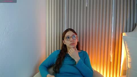 Snapshot of katy_van chatting on May 24, 8:36 pm Katy Van online show from May 24, 8:36 pm