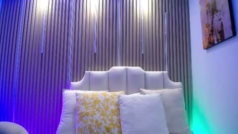 Snapshot of katy_van chatting on June 15, 8:44 pm Katy Van online show from June 15, 8:44 pm