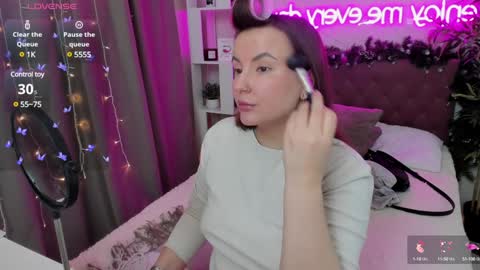 Snapshot of katyaneilson chatting on January 31, 6:35 am Kate online show from January 31, 6:35 am