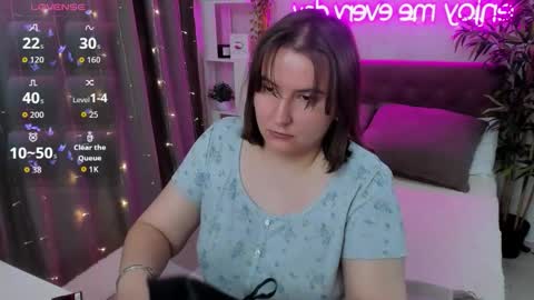 Snapshot of katyaneilson chatting on October 2, 3:13 am Kate online show from October 2, 3:13 am