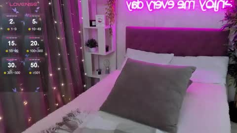 Snapshot of katyaneilson chatting on November 16, 5:13 am Kate online show from November 16, 5:13 am