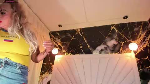 Snapshot of katyhornymilfsexy chatting on June 27, 11:48 am katy online show from June 27, 11:48 am