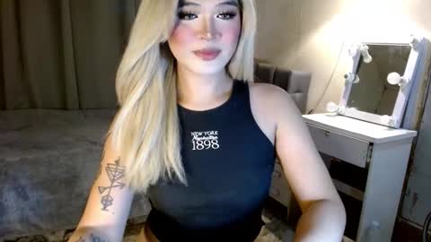 Snapshot of katykiat chatting on October 18, 9:37 pm katykiat online show from October 18, 9:37 pm