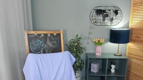 katymeaw online show from May 30, 1:25 am