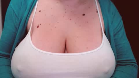 Snapshot of katynextdoor chatting on November 28, 4:48 am Katy online show from November 28, 4:48 am