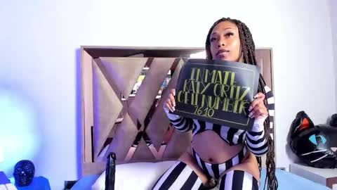 katyortiz online show from October 31, 11:44 am