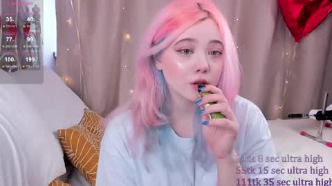 Snapshot of kawaii_yuki chatting on February 17, 8:41 am Yuki  online show from February 17, 8:41 am