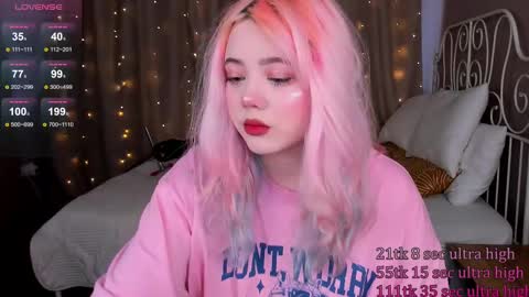 Snapshot of kawaii_yuki chatting on March 9, 5:22 am Yuki  online show from March 9, 5:22 am