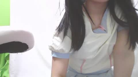 Snapshot of kawaiikuma2839 chatting on June 17, 9:56 am kuma online show from June 17, 9:56 am