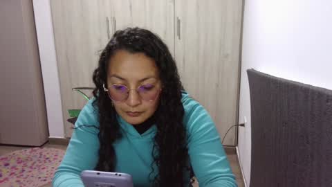  Khawit  online show from December 3, 9:34 pm