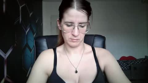 KayaLips online show from September 28, 2:11 pm