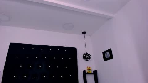 Cattleya stone online show from January 9, 11:14 am