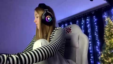 Amia online show from January 18, 5:39 pm