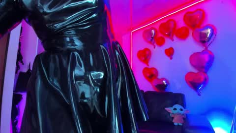 Snapshot of kayilyn chatting on February 15, 11:50 am CAMILA online show from February 15, 11:50 am