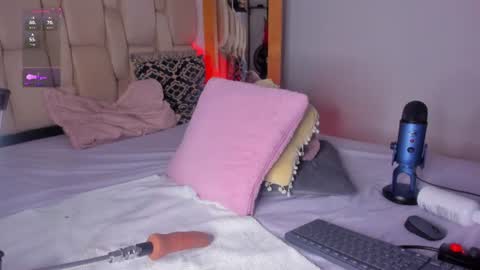 Kayla online show from June 12, 4:11 am