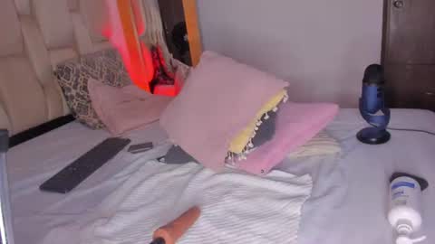 Kayla online show from June 17, 2:25 am
