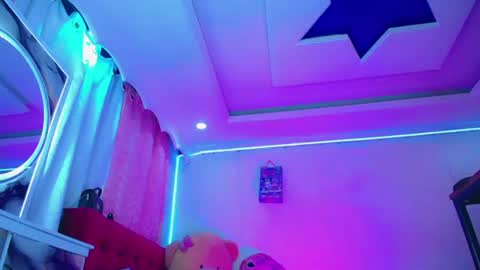 kayla_sexx online show from June 29, 11:49 pm