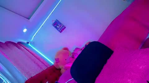 kayla_sexx online show from July 18, 12:26 am