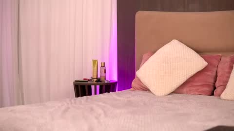 Snapshot of kaylabray chatting on February 18, 3:42 am kaylabray online show from February 18, 3:42 am